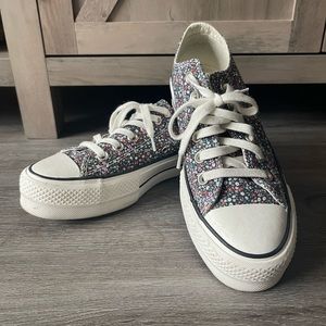 Size 7 - Converse Chuck Taylor All Star Platform Low Vintage Floral